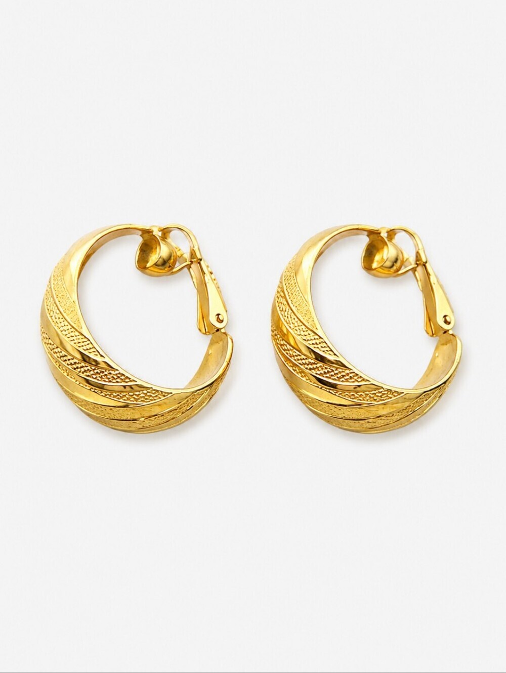 3/$30 VTG Goldtone Textured Hoop Clip-on Earrings